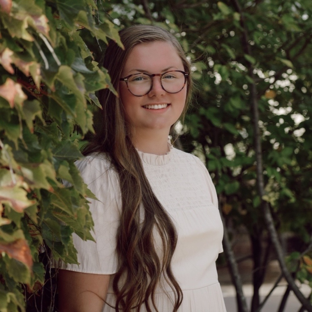 Meet your Posher, Olivia